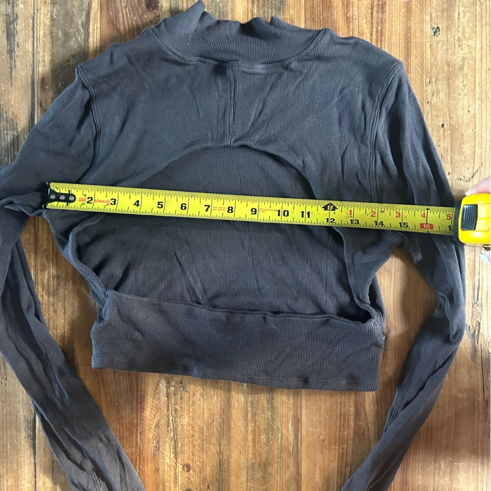 Lululemon Women's Black Long Sleeve Open Back Mock Neck Top - Picture 9 of 10